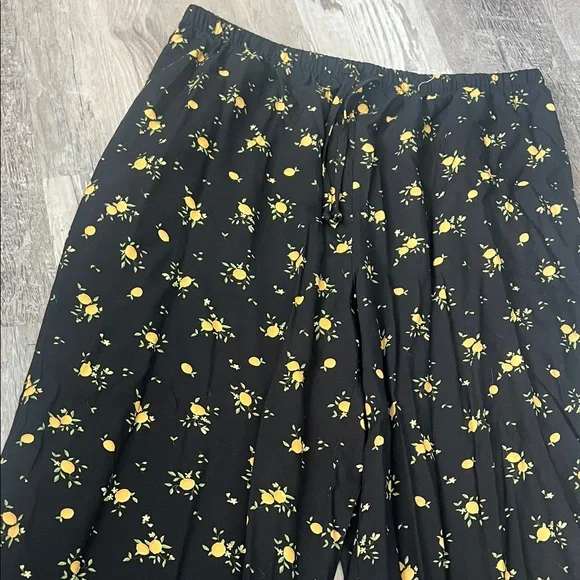 Floral Wide Leg Women's Pants - Picture 2 of 8